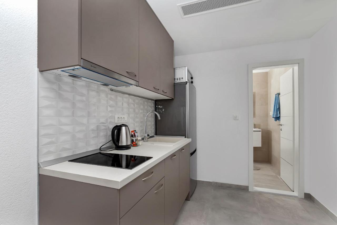Central Beach Apartments Tucepi Exterior photo