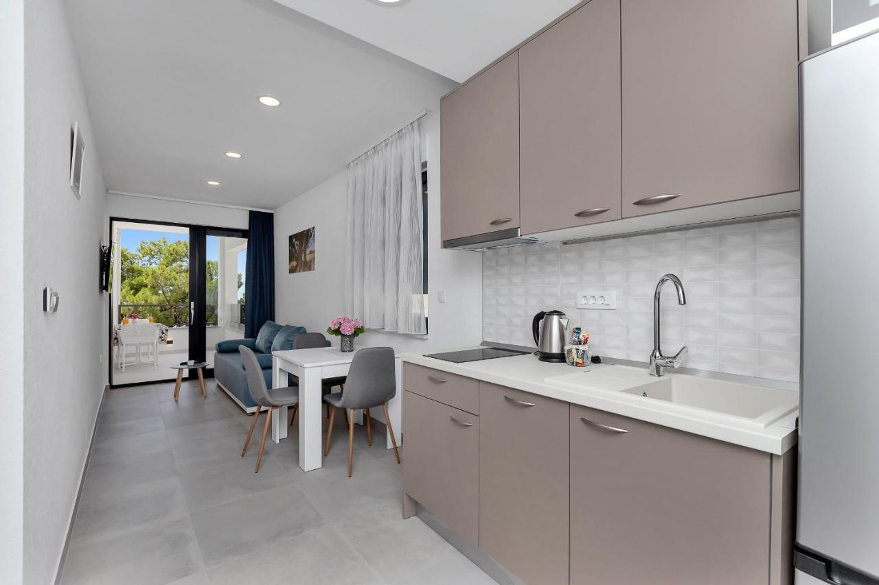 Central Beach Apartments Tucepi Exterior photo